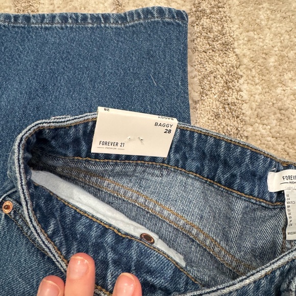 NWT- Baggy Jeans - Picture 5 of 6